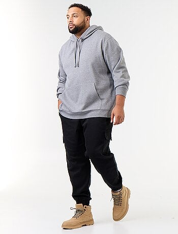 Sudadera con capucha y bolsillo canguro