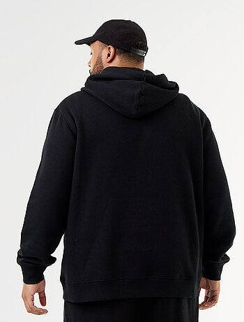 Sudadera con capucha y bolsillo canguro