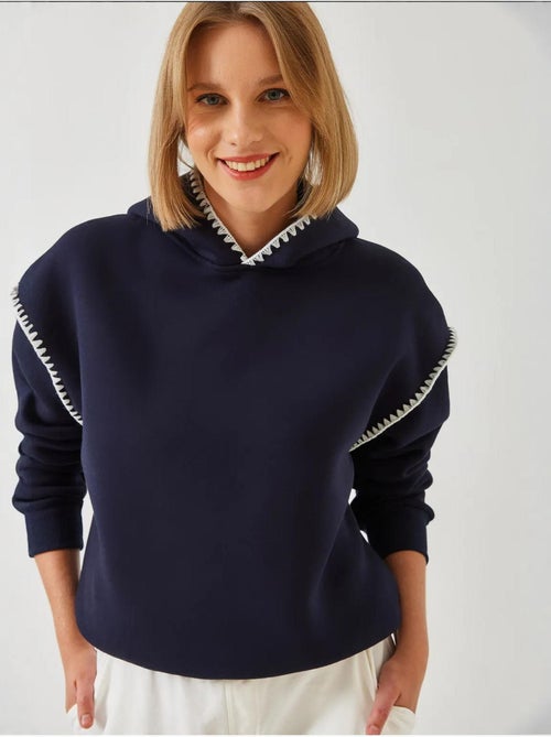 Sudadera con capucha y detalles de encaje lucci - Kiabi Sudadera con capucha y detalles de encaje lucci - Kiabi