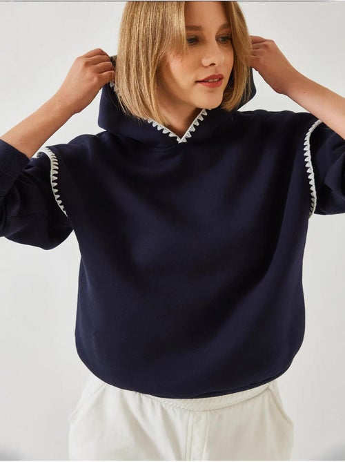 Sudadera con capucha y detalles de encaje lucci - Kiabi Sudadera con capucha y detalles de encaje lucci - Kiabi