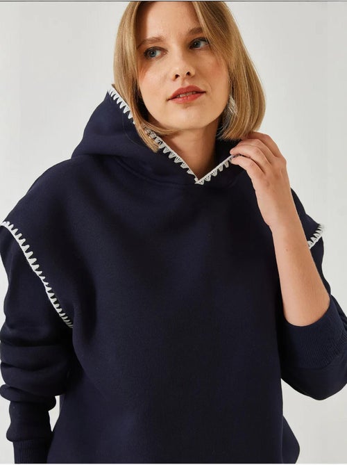 Sudadera con capucha y detalles de encaje lucci - Kiabi Sudadera con capucha y detalles de encaje lucci - Kiabi