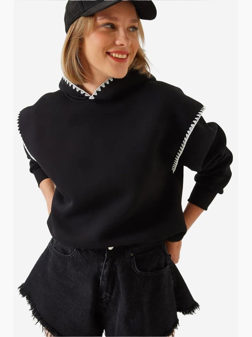 Sudadera con capucha y detalles de encaje lucci - Kiabi Sudadera con capucha y detalles de encaje lucci - Kiabi