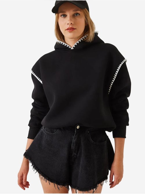 Sudadera con capucha y detalles de encaje lucci - Kiabi Sudadera con capucha y detalles de encaje lucci - Kiabi