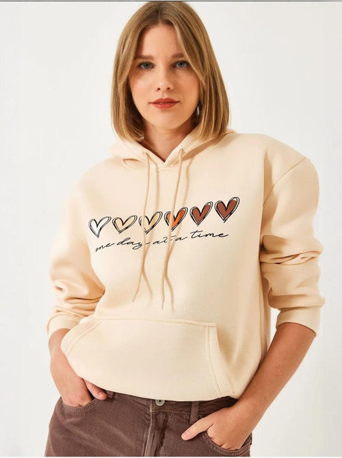 Sudadera con capucha y estampado de corazones cepillados de triple hilo lucci - Kiabi