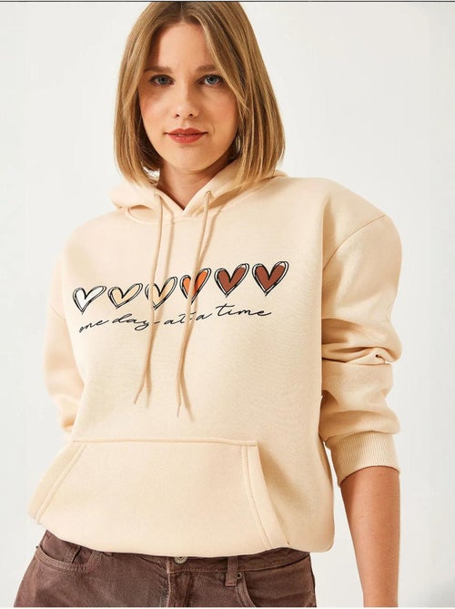 Sudadera con capucha y estampado de corazones cepillados de triple hilo lucci - Kiabi
