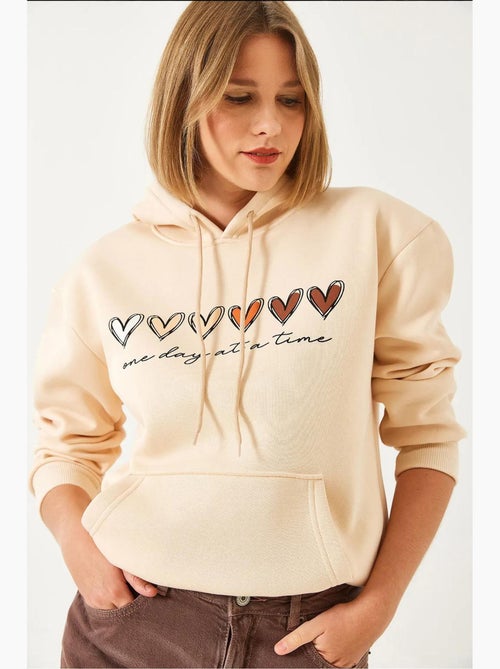 Sudadera con capucha y estampado de corazones cepillados de triple hilo lucci - Kiabi