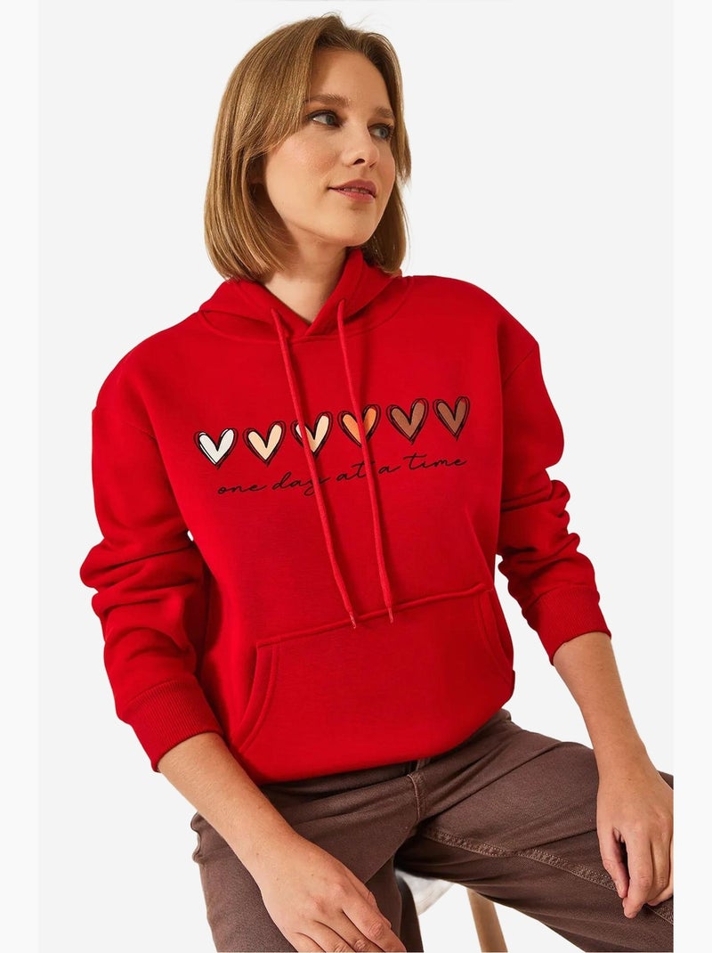 Sudadera con capucha y estampado de corazones cepillados de triple hilo lucci Rojo - Kiabi
