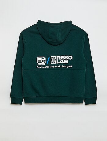 Sudadera con capucha e inscripción delante y detrás