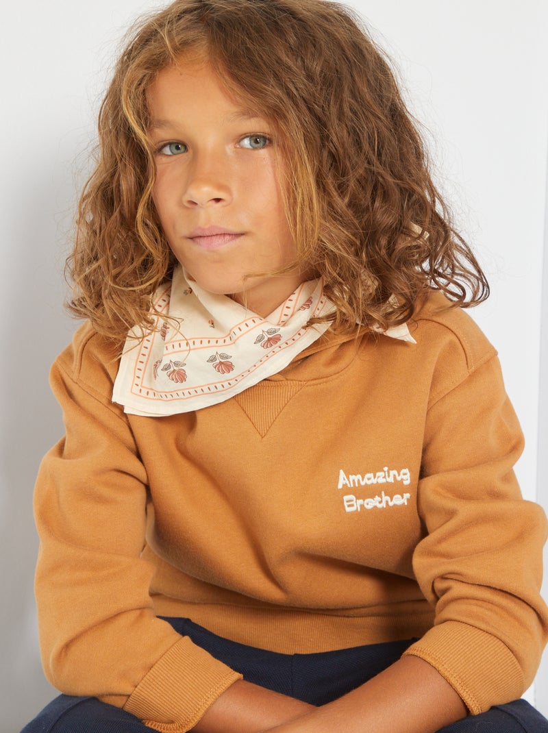 Sudadera con capucha y mensaje bordado MARRON - Kiabi