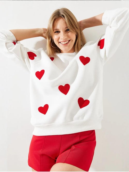 Sudadera con corazón bordado lucci - Kiabi Sudadera con corazón bordado lucci - Kiabi