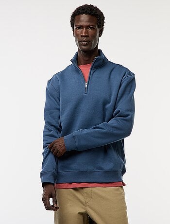 Sudadera con cremallera en el cuello alto