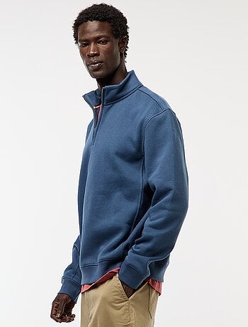 Sudadera con cremallera en el cuello alto