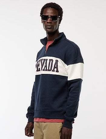 Sudadera con cremallera en el cuello alto