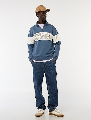 Sudadera con cremallera en el cuello alto