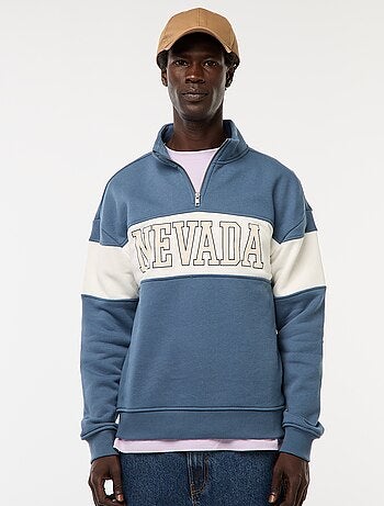 Sudadera con cremallera en el cuello alto