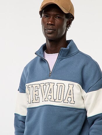 Sudadera con cremallera en el cuello alto