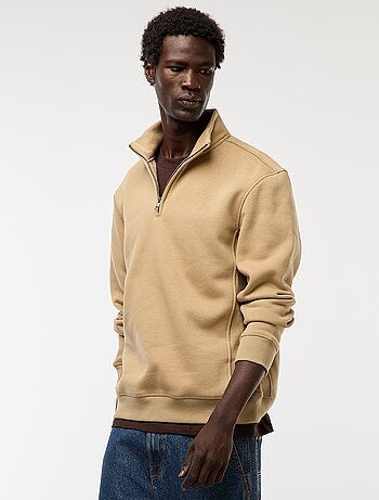 Sudadera con cremallera en el cuello alto