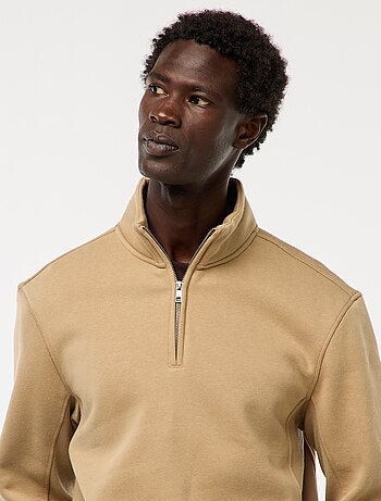 Sudadera con cremallera en el cuello alto