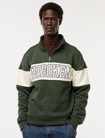Sudadera con cremallera en el cuello alto