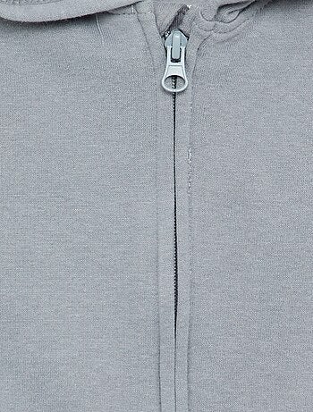 Sudadera con cremallera y capucha