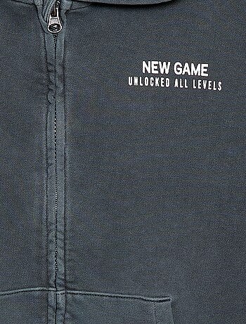 Sudadera con cremallera y capucha con diseño