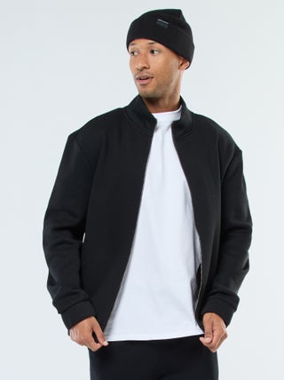 Sudadera con cremallera y cuello alto
