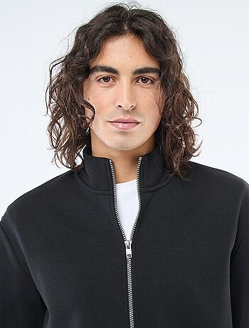 Sudadera con cremallera y cuello alto