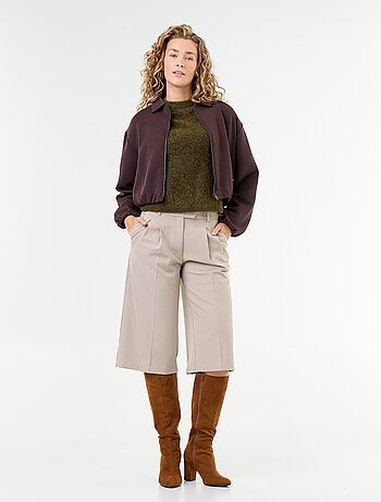 Sudadera con cremallera y cuello de camisa