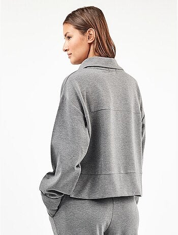 Sudadera con cuello alto y cremallera delantera, en tejido de felpa