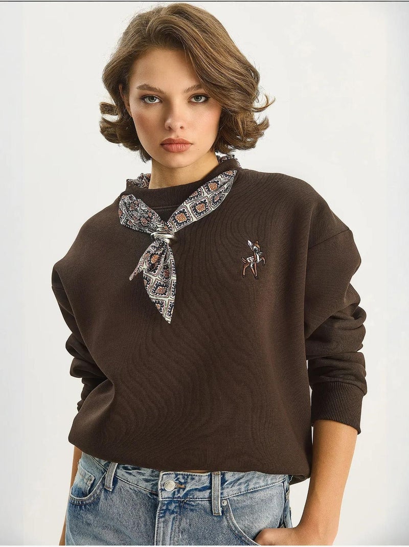 Sudadera con cuello redondo y bordado lucci Marrón oscuro - Kiabi