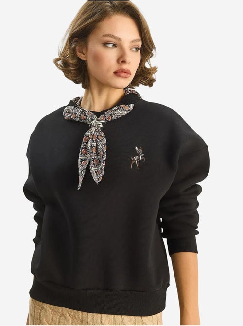 Sudadera con cuello redondo y bordado lucci - Kiabi Sudadera con cuello redondo y bordado lucci - Kiabi