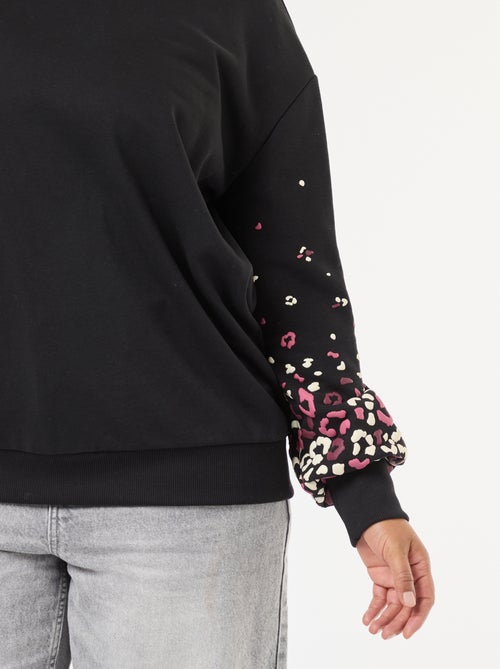 Sudadera con estampado 'Only Carmakoma' - Kiabi