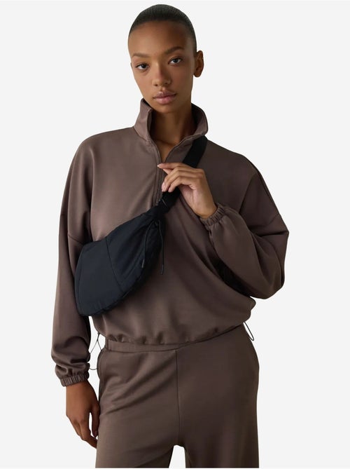 Sudadera crop con cuello alto silky feel penti - Kiabi