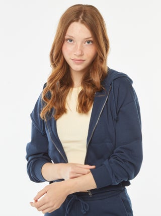Sudadera cropped con capucha