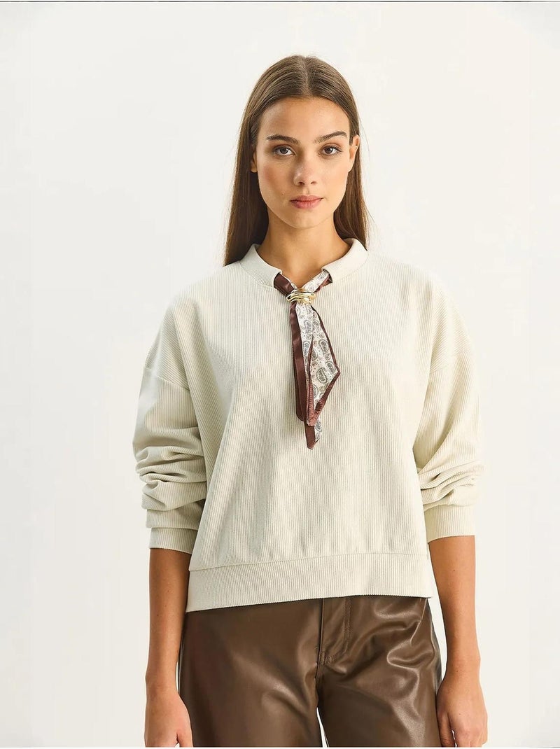 Sudadera de cuello redondo acanalada con detalle de accesorio tipo pañuelo lucci Beige arcilla - Kiabi