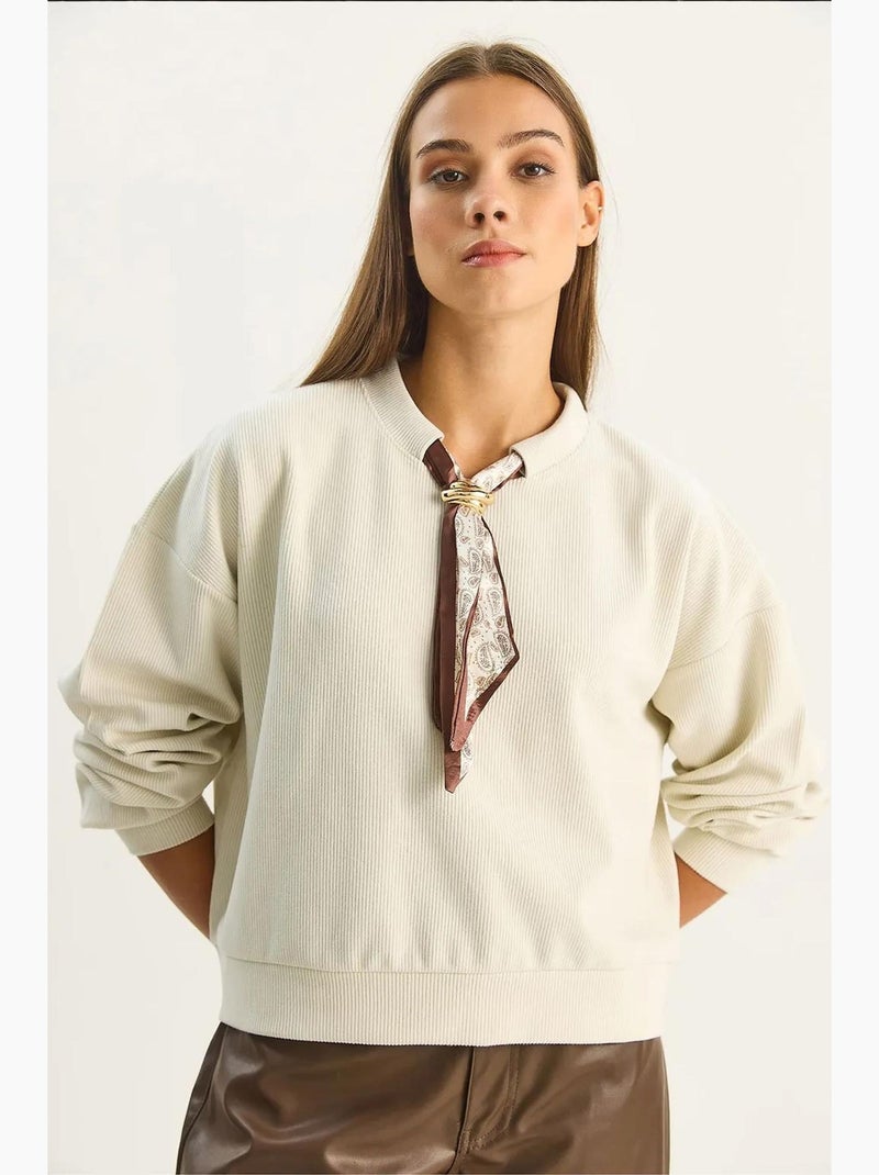 Sudadera de cuello redondo acanalada con detalle de accesorio tipo pañuelo lucci Beige arcilla - Kiabi