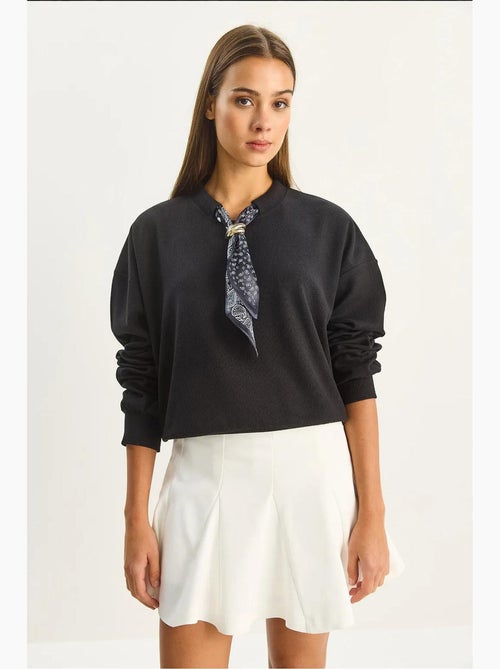 Sudadera de cuello redondo acanalada con detalle de accesorio tipo pañuelo lucci - Kiabi