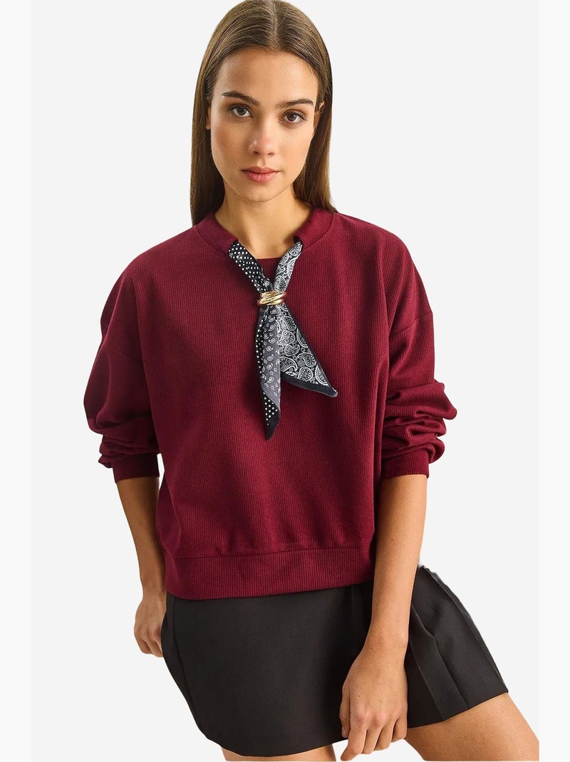 Sudadera de cuello redondo acanalada con detalle de accesorio tipo pañuelo lucci Rojo burdeos - Kiabi