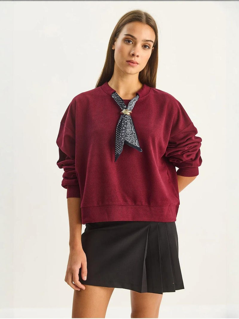 Sudadera de cuello redondo acanalada con detalle de accesorio tipo pañuelo lucci Rojo burdeos - Kiabi