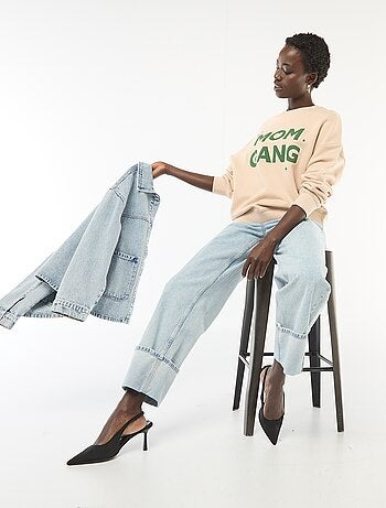 Sudadera de cuello redondo con diseño