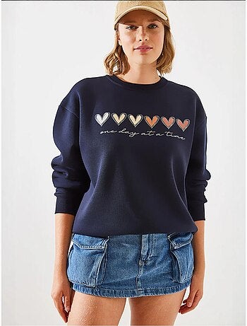 Sudadera de cuello redondo con estampado de corazón lucci