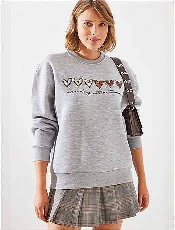 Sudadera de cuello redondo con estampado de corazón lucci