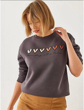 Sudadera de cuello redondo con estampado de corazón lucci