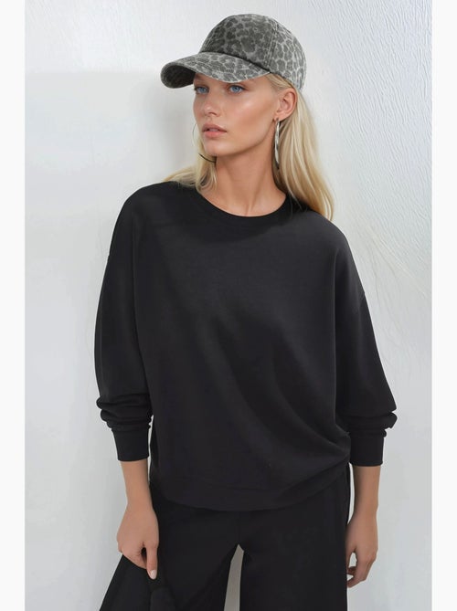 Sudadera de cuello redondo de corte relajado busem - Kiabi Sudadera de cuello redondo de corte relajado busem - Kiabi