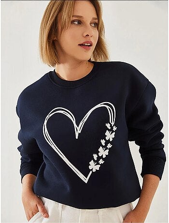 Sudadera de hilo cepillado con cuello redondo y detalle de corazón estampado lucci