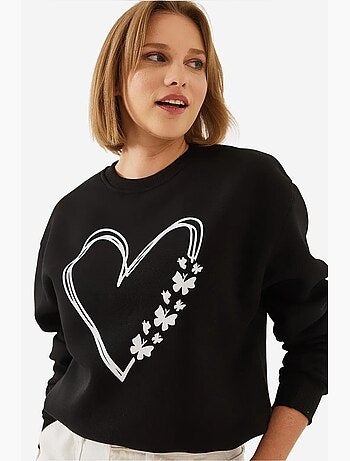 Sudadera de hilo cepillado con cuello redondo y detalle de corazón estampado lucci