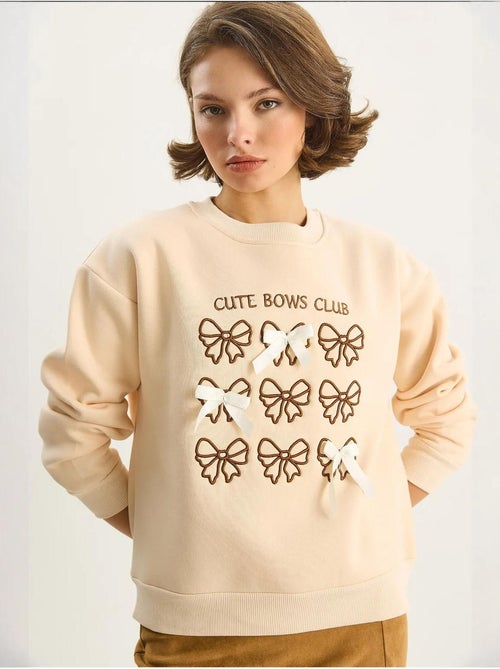 Sudadera de manga larga con cuello redondo y estampado acanalado lucci - Kiabi Sudadera de manga larga con cuello redondo y estampado acanalado lucci - Kiabi