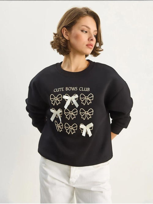 Sudadera de manga larga con cuello redondo y estampado acanalado lucci - Kiabi Sudadera de manga larga con cuello redondo y estampado acanalado lucci - Kiabi