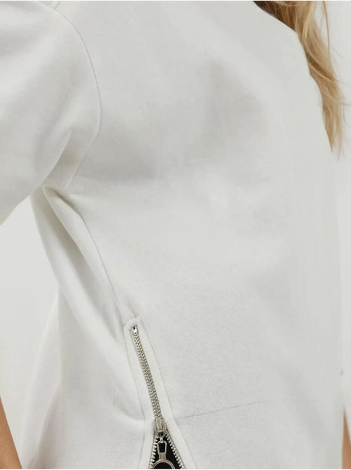 Sudadera de punto con cuello redondo texturizado y cremallera hiccup - Kiabi Sudadera de punto con cuello redondo texturizado y cremallera hiccup - Kiabi