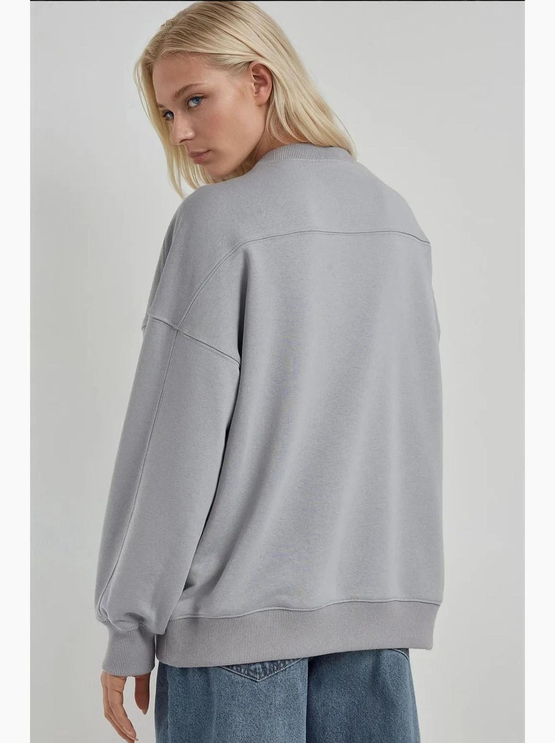 Sudadera de punto con cuello redondo y corte relajado hiccup Gris - Kiabi